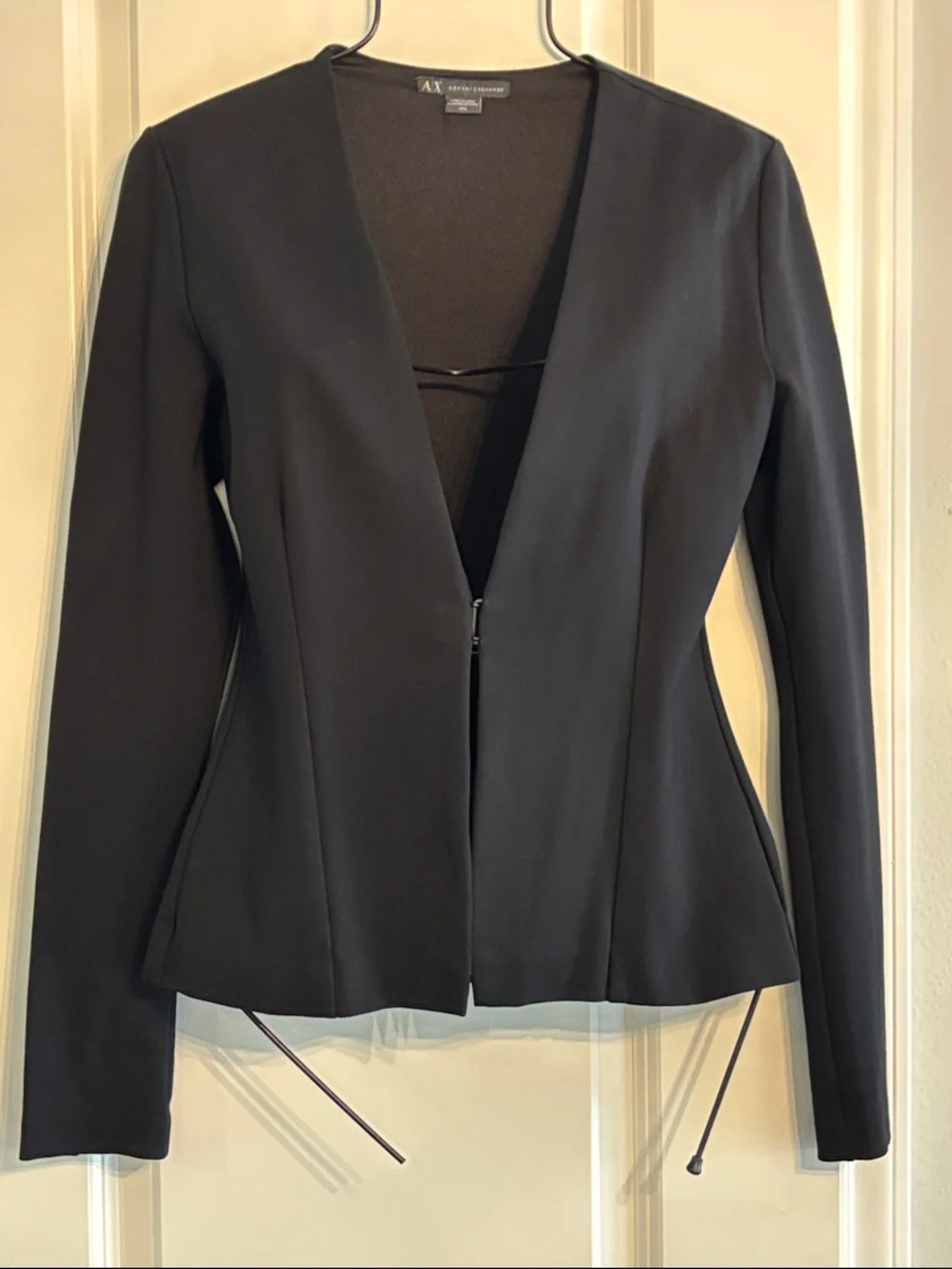 Armani Exchandge women’s V neck Collarless Black Blazer. Single hook closure - M
